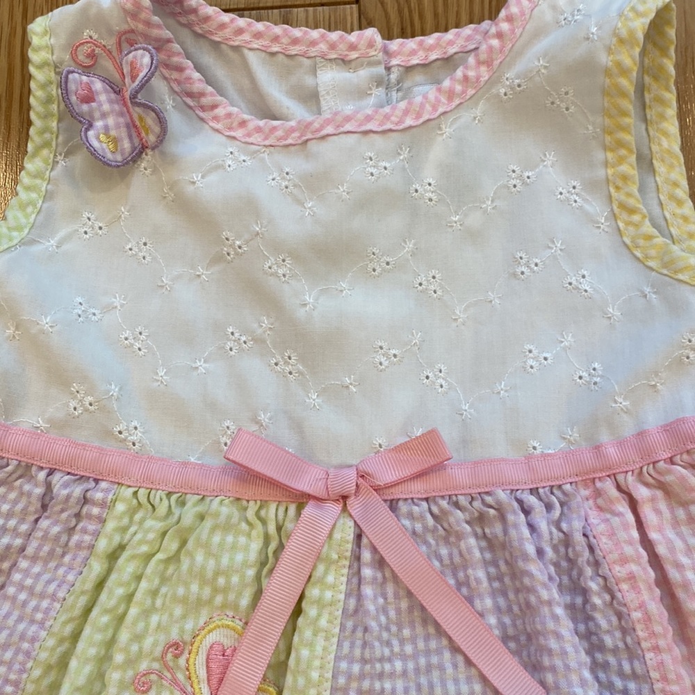 Seersucker and eyelet dress - Picture 2 of 6